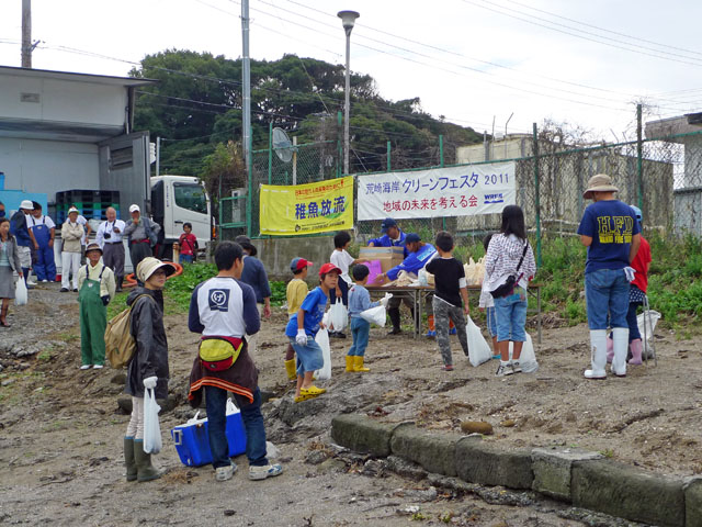 クリーンフェスタ2011秋 海岸清掃-2